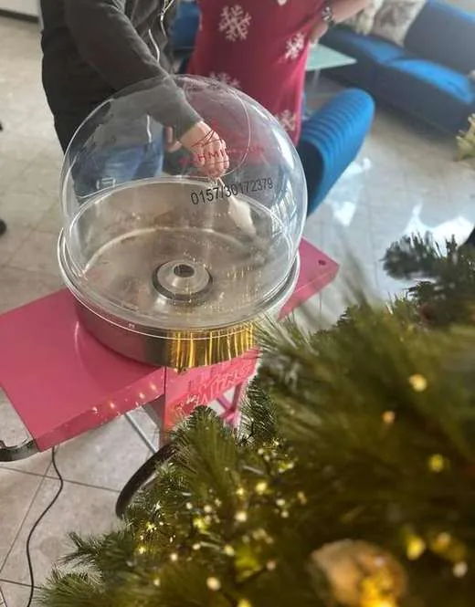 Zuckerwattemaschine im Einsatz